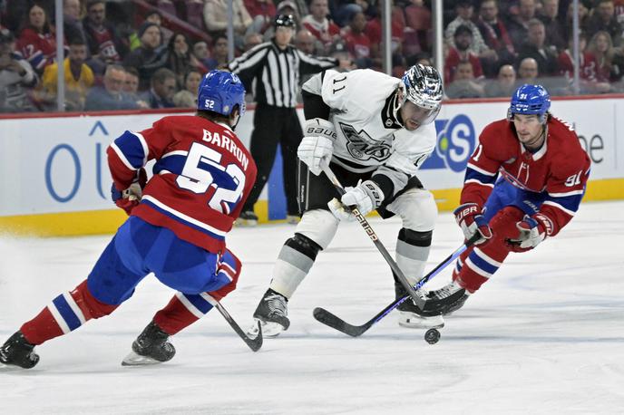 Los Angeles Kings Anže Kopitar | Anže Kopitar je s soigralci LA Kings dosegel 11. zaporedno gostujočo zmago. Kralji so tudi po gostovanju v Montrealu ostali neporaženi v gosteh. | Foto Reuters