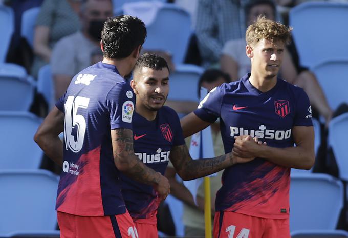 V Vigu je za Atletico dvakrat v polno zadel Argentinec Angel Correa, ki je v konici napada dobil prednost pred južnoameriškim sosedom Luisom Suarezom. | Foto: Reuters