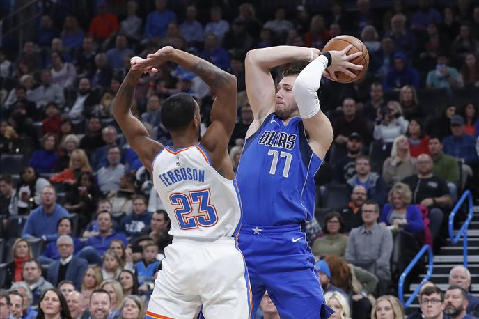 Luka Dončić vs Oklahoma City Thunder | Luka Dončić je s svojimi Mavericks izgubil v Oklahoma Cityju. | Foto Reuters