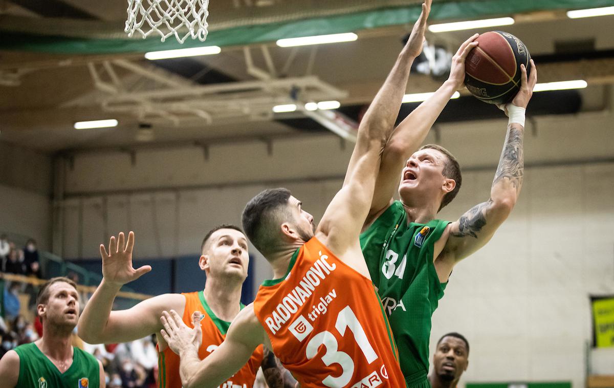 liga ABA: Krka - Cedevita Olimpija | Olimpija je v Novem mestu z 90:83 premagala Krko. | Foto Vid Ponikvar