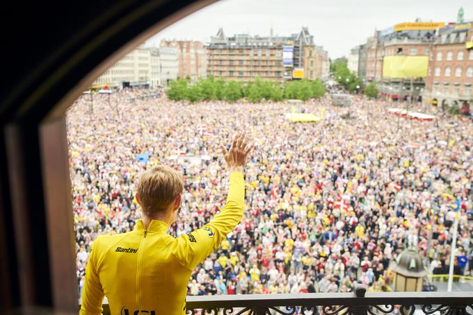 sprejem Jonasa Vingegaarda | Foto: Bram Berkien/Jumbo-Visma