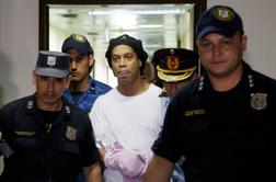 Ronaldinho ostaja v zaporu, zaradi koronakrize ne pride do obravnave