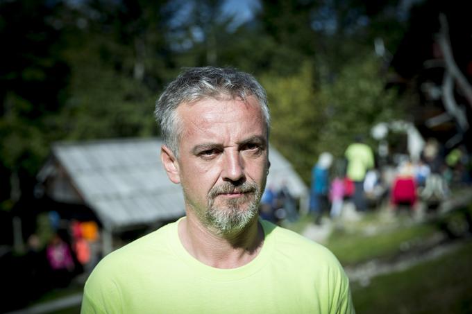 Rado Novak, oskrbnik Koče na Klemenči jami pod Ojstrico: Še vedno smo presenečeni, a zelo pozitivno. Mislim, da bomo znali unovčiti naziv, in ljudem ponuditi še več. | Foto: Ana Kovač