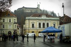 Množično testiranje. Test. Hitri test. Covid-19. Koronavirus.