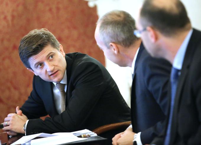 Zdravko Marić, hrvaški minister za finance, je po neuradnih informacijah naklonjen dogovoru s Slovenijo, vendar se z njim ne strinja njegov strankarski in vladni kolega Goran Marić, ki je zadolžen za državno premoženje. | Foto: STA ,