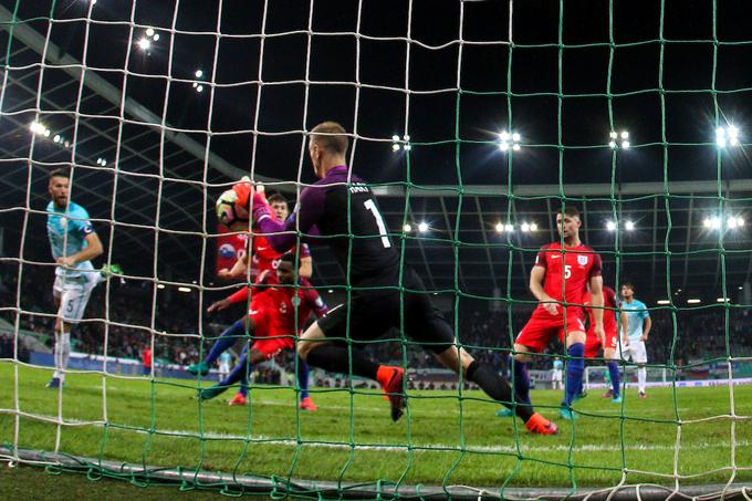 Ni manjkalo dosti, pa bi Slovenija lani v Stožicah premagala favorizirano Anglijo (0:0). Slovenska reprezentanca je proti trem levom odigrala pet tekem. Štiri je izgubila, na zadnji v Stožicah, ko je blestel angleški vratar Joe Hart, pa remizirala. | Foto: Grega Valančič/Sportida