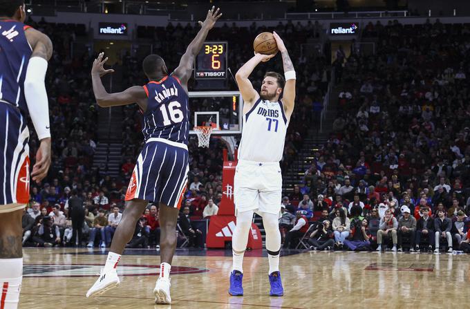 Dončić je Dallas popeljal do druge zaporedne zmage. | Foto: Reuters