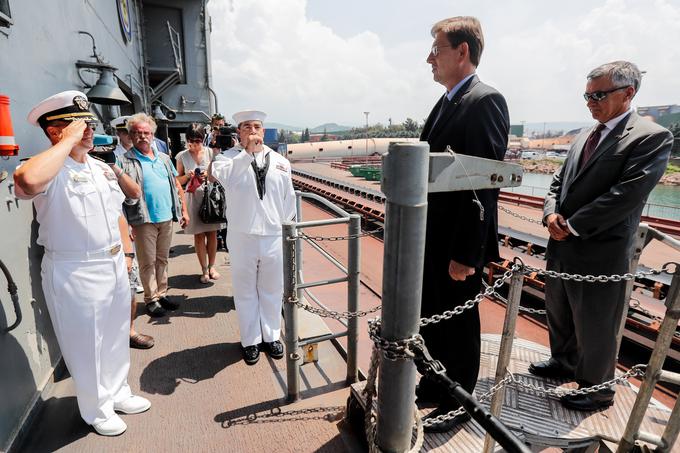 Miro Cerar, ameriška križarka, USS Monterey | Foto: 