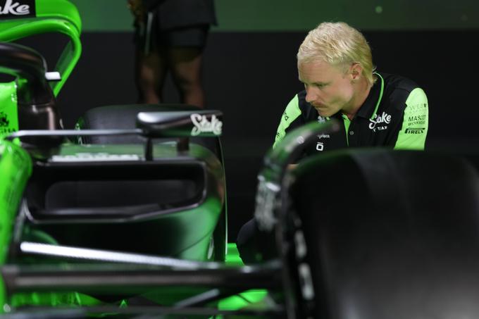 Valtteri Bottas z novim stilom las in z brki želi pogodbo z Audijem. | Foto: Reuters