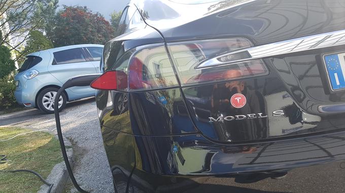 Tesla je z modelom S močno pospešila razvoj elektromobilnosti in povzročila odziv velikih tradicionalnih proizvajalcev. | Foto: Gregor Pavšič