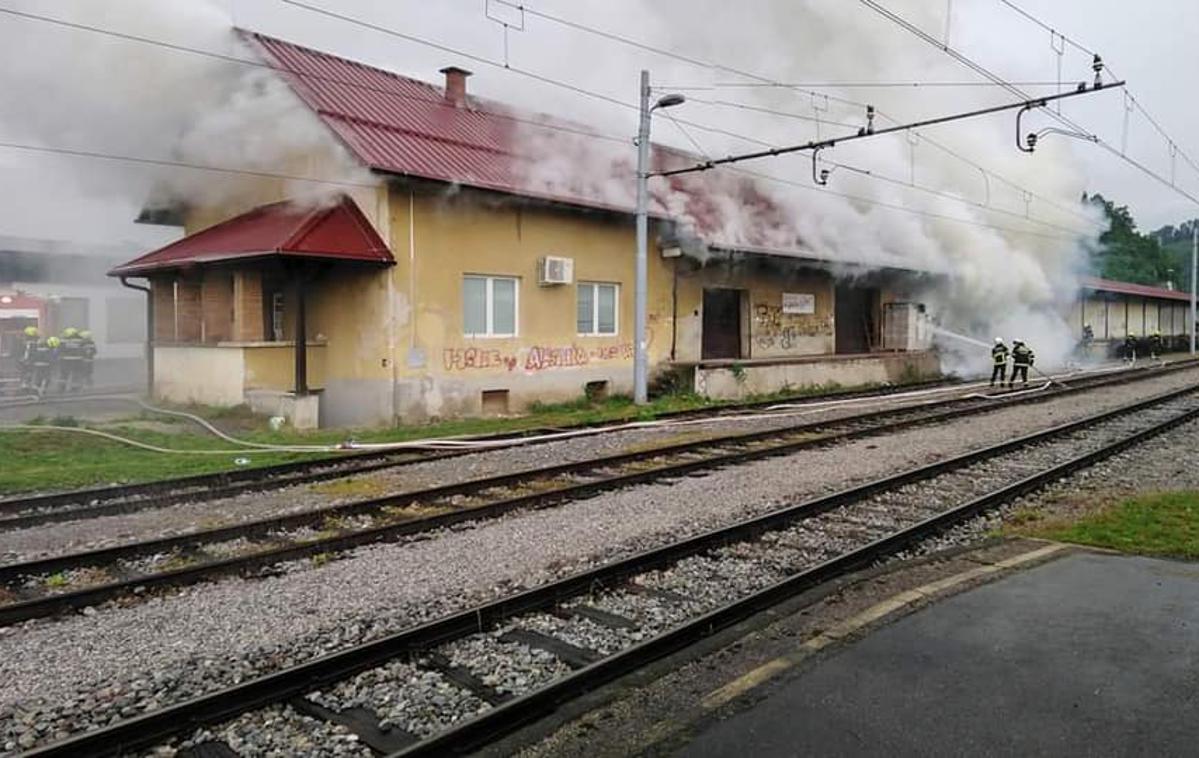 požar, Sevnica | Požar se je razširil v prostore in ostrešje skladišča. | Foto PGD Boštanj