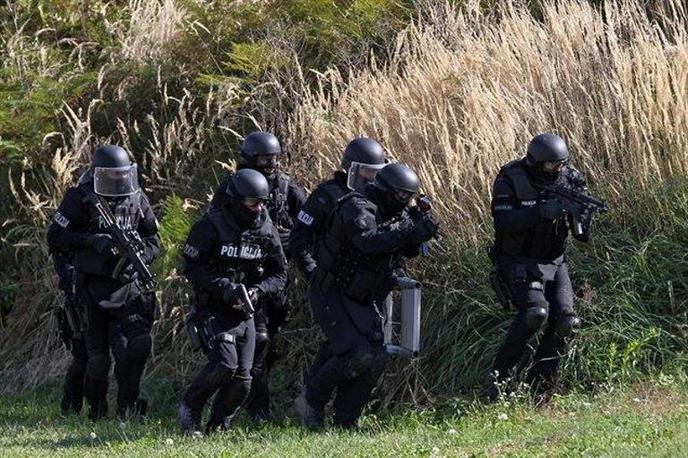 specialna enota | Denar bo namenjen za posebna tehnična sredstva, vozila in izobraževanje.  | Foto STA