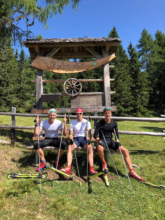 Klemen Bauer, Rok Tršan in Miha Dovžan dneve preživljajo na tekaških rolkah. | Foto: SZS