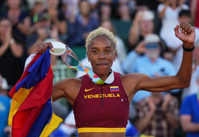 Venezuelka Yulimar Rojas je v troskoku dosegla najboljši izid sezone na svetu.  | Foto: Reuters