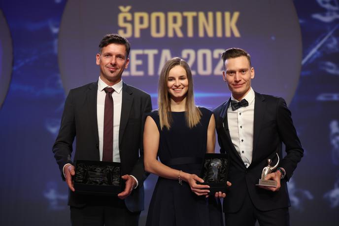 Športnik leta 2023 Zoran Zupančič Nika Križnar Anže Lanišek | Urnik zadnjega tedna Nike Križnar je bil dodobra zapolnjen, v torek se je kot edina članica A-reprezentance udeležila prireditve Športnik leta 2023. | Foto www.alesfevzer.com