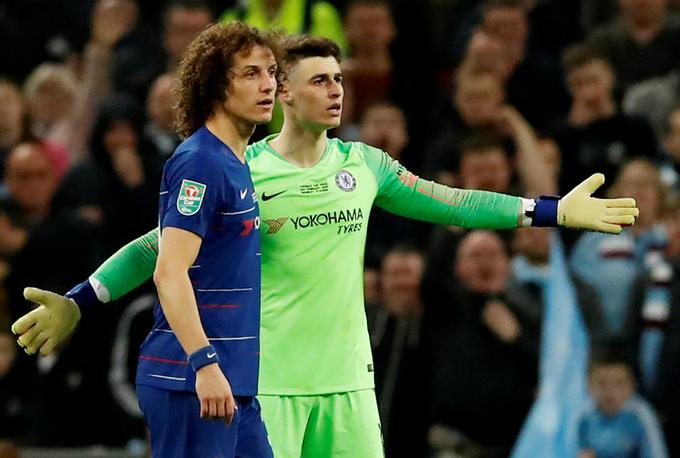 Vratar Chelseaja Kepa Arrizabalaga se je po porazu v finalu ligaškega pokala znašel v središču pozornosti. | Foto: Reuters