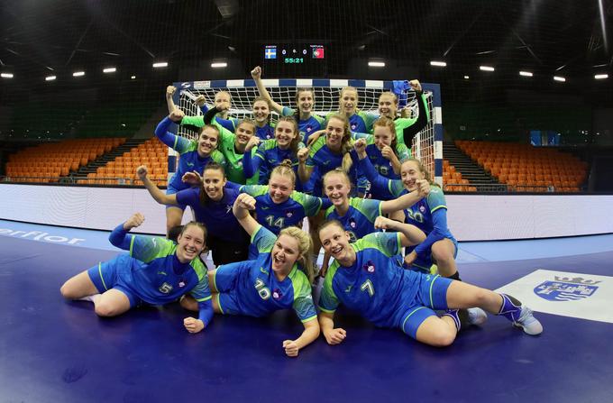 Slovenska ženska rokometna reprezentanca U19 | Foto: RZS