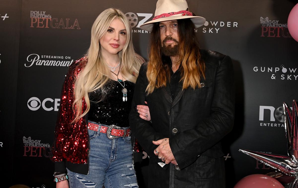 Billy Ray Cyrus in Firerose | Firerose in Billy Ray Cyrus sta se spoznala na snemanju serije Hannah Montana. | Foto Profimedia