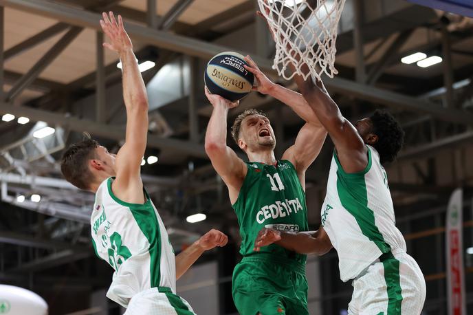 finale pokal Cedevita Olimpija Krka | Ker se je liga ABA razširila na 16 klubov, je obstala tudi Krka. Cedevita Olimpija je igrala končnico. | Foto Filip Barbalić/www.alesfevzer.com