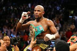 Mayweather ostaja nedotakljiv: 44. zmaga in 32 milijonov