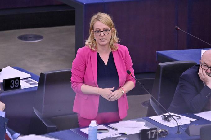 Konservativna nizozemska poslanka Esther de Lange graja zakonodajo o obnovi narave. Evropska ljudska stranka, ki ji pripada Nizozemka, trdi, da omenjena zakonodaje med drugim škoduje kmetom in prehranski varnosti. | Foto: AP / Guliverimage