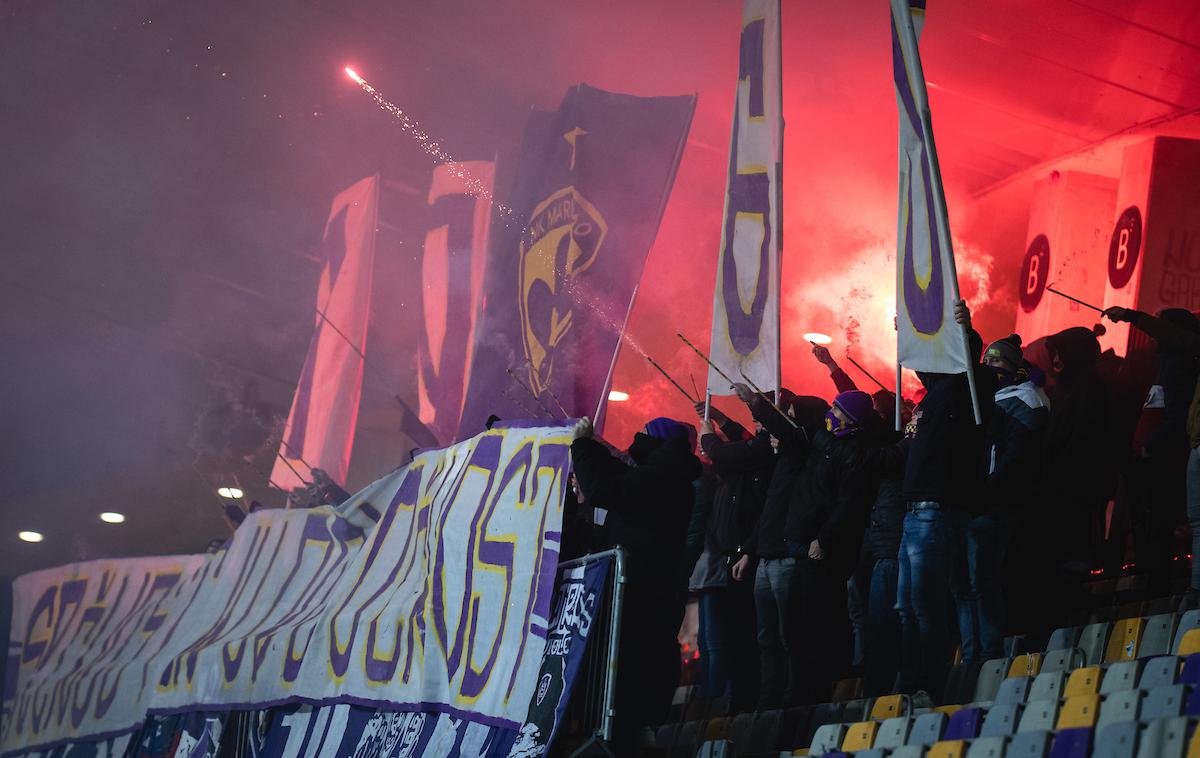 NK Maribor : NK Domžale, 1. SNL | Maribor bo zaradi dogajanja v zadnjem krogu jesenskega dela moral za slovenske razmere precej globoko seči v žep.  | Foto Blaž Weindorfer/Sportida