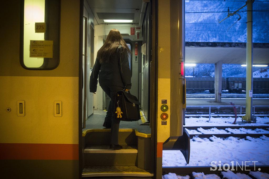 Ženske v moških poklicih vlak sprevodnica vlakovodja