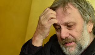 Slavoj Žižek med pripravo testenin o neuspehu levice #video