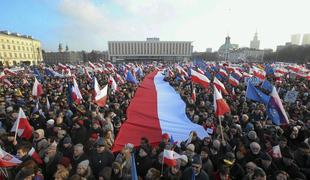 Poljaki na ulice v strahu, da je ogrožena demokracija