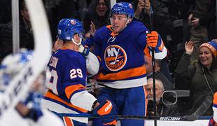 New York Islanders do nove zmage, St. Louis na vrhu zahoda