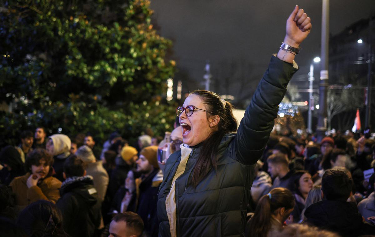 Protest v Srbiji | Delo je ustavilo okoli 60 fakultet, študenti pa dobivajo vse širšo podporo. Doslej so jih med drugim podprli dramski in filmski ustvarjalci in igralci, pisatelji ter številna nevladna združenja. | Foto Reuters