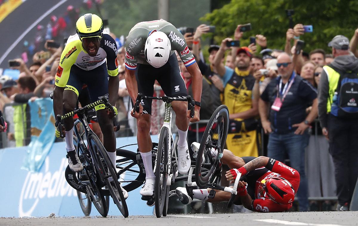 Mathieu van der Poel, Giro 2022 | Mathieu Van der Poel je dobil ciljni sprint prve etape letošnje Dirke po Italiji. | Foto Reuters