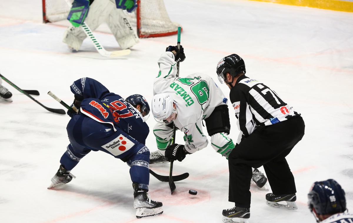 Fehervar AV19 HK Olimpija | Olimpija je niz petih gostovanj v nedeljo začela s porazom v Szekesfehervarju. | Foto Soós Attila/Hydro Fehervar AV19