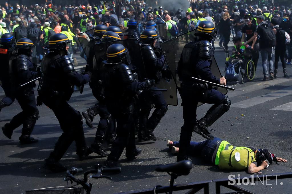 protesti Pariz