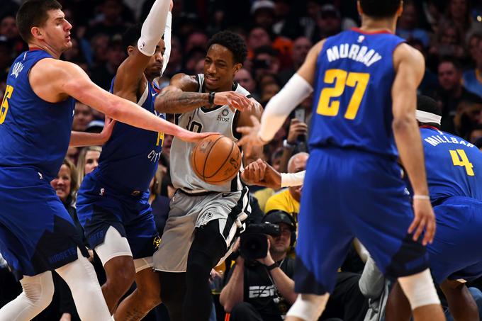 DeMar DeRozan in soigralci San Antonio Spurs so kočnico začeli z zmago nad Denverjem. | Foto: Reuters