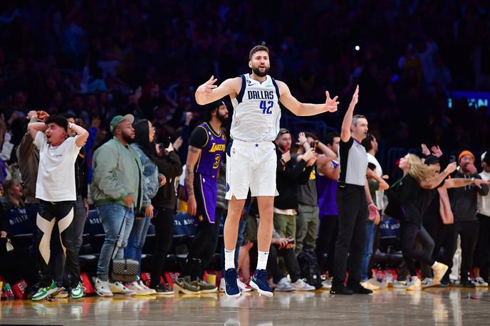 Maxi Kleber | Maxi Kleber je ob zvoku sirene zadel trojko za zmago Dallasa s 111:110. | Foto Guliverimage