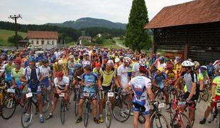 Kolesarski navdušenci pred vzponom na Sleme