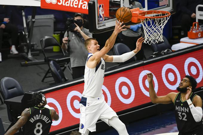 Kristaps Porzingis je imel v preteklosti ogromno težav s poškodbami in tudi slabšo fizično pripravljenostjo. | Foto: AP / Guliverimage