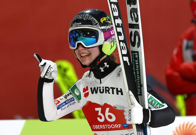 Ema Klinec je v Oberstdorfu skočila do zlate medalje. | Foto: Guliverimage/Vladimir Fedorenko