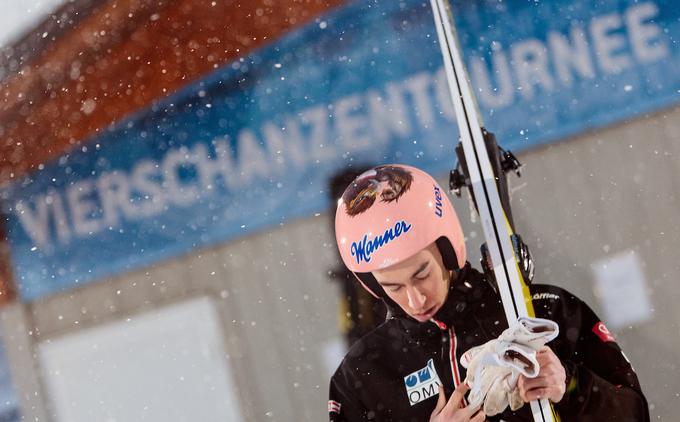 Stefan Kraft v četrtek ni bil razpoložen. Bolezen mu je vzela veliko moči. | Foto: Sportida