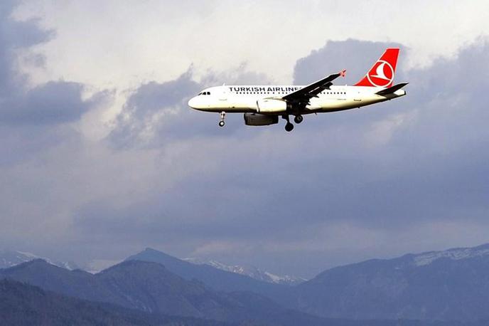 Turkish airlines | Po navedbah letalske družbe so že naročili 230 letal, za dodatnih 125 pa so si zagotovili prednostno pravico do nakupa. Iz Airbusa so sicer sporočili, da je letalski prevoznik sklenil dogovor o naročilu 220 letal.  | Foto Ana Kovač