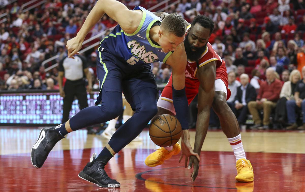 Dallas Mavericks Houston Rockets | Dallas Mavericks so na gostovanju pri Houston Rockets izgubili. | Foto Reuters