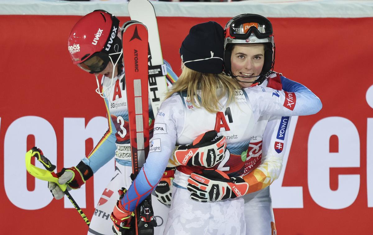 Mikaela Shiffrin, Petra Vlhova, Schladming |  Mikaela Shiffrin je premagala Petro Vlhovo, si je pa Slovakinja že zagotovila mali kristalni globus. | Foto Guliverimage