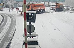 Ponekod na cestah že vladajo zimske razmere