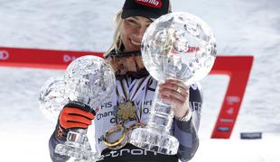 Mikaela Shiffrin spomnila na posebno sporočilo na svoji čeladi #video