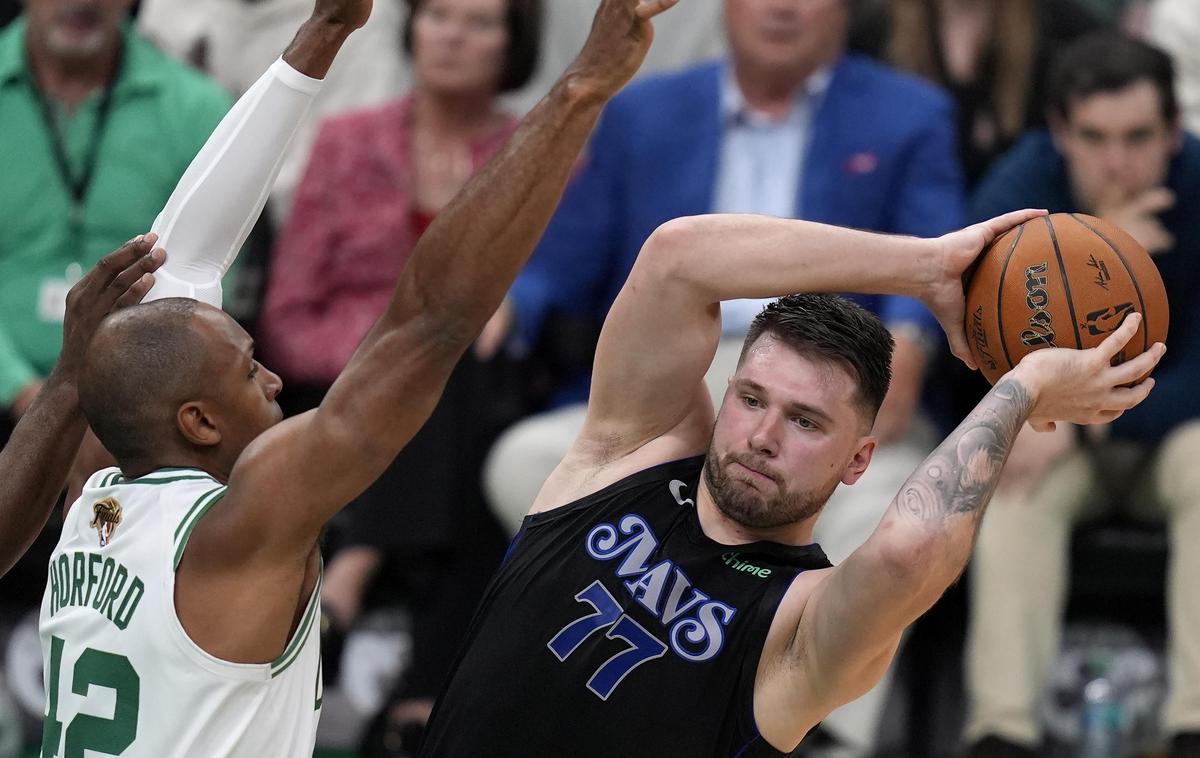 Luka Dončić | Dončić je bil na prvi tekmi edini razpoloženi član Dallasa. | Foto Guliverimage