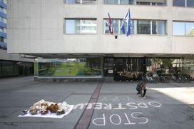 Protest prosti ubijanju živali.