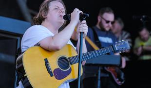 Lewis Capaldi se je razšel z dekletom