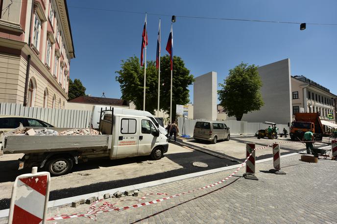 Spomenik vsem žrtvam vojn park Zvezda | Foto STA