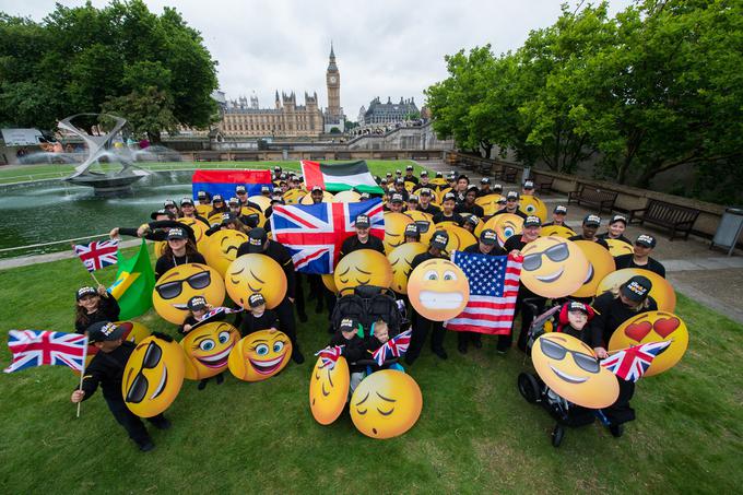 Z emojiji lahko olepšamo sporočilo ali pa ga pogršamo, kadar smo jezni. | Foto: Continental Film